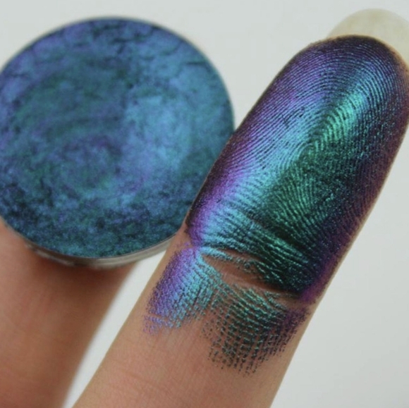 Sephora Other - HOLOGRAPHIC Loose Powder Green to Purple